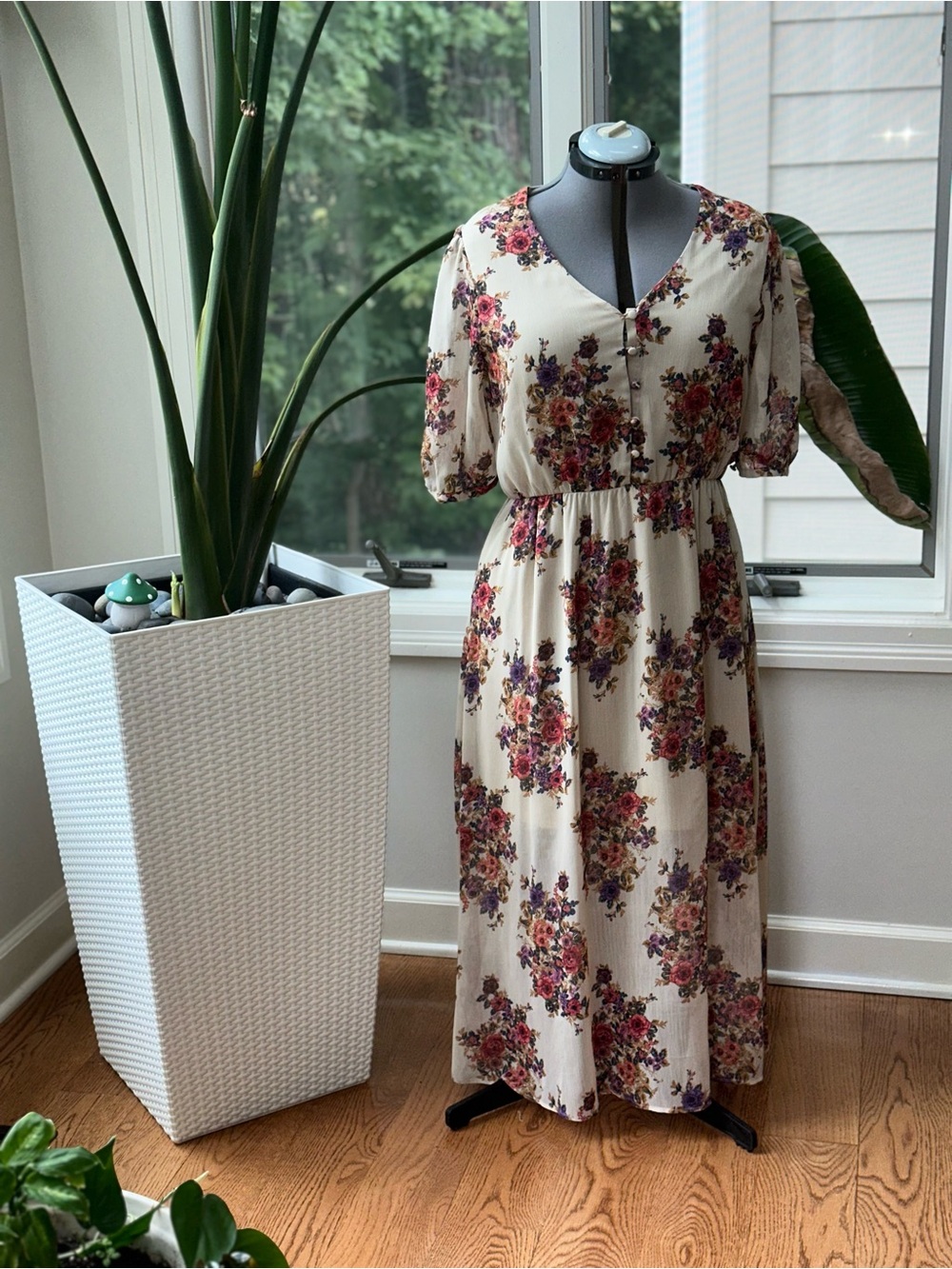 Eyeshadow Cream Floral Maxi Dress with Pink and Purple Blooms